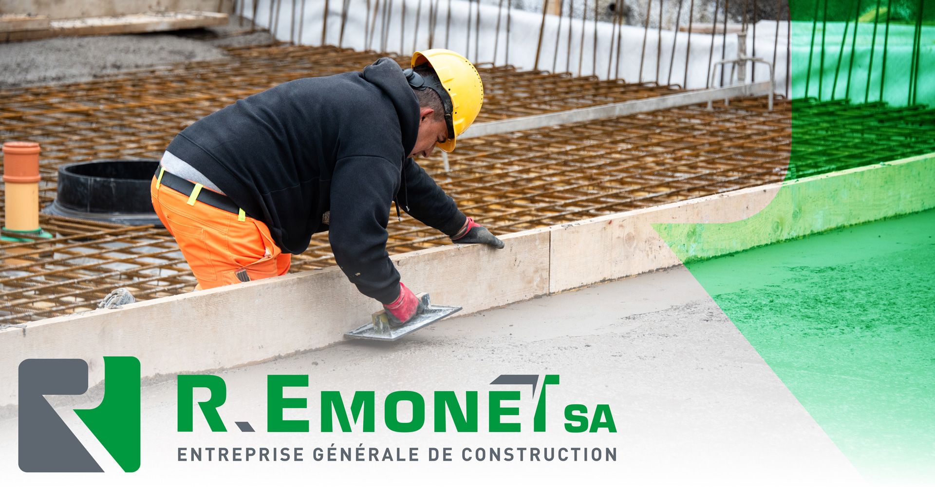 R. Emonet SA bricklayer smoothing a screed